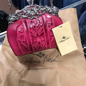 Patricia Nash Cross body handbag ornate cute!